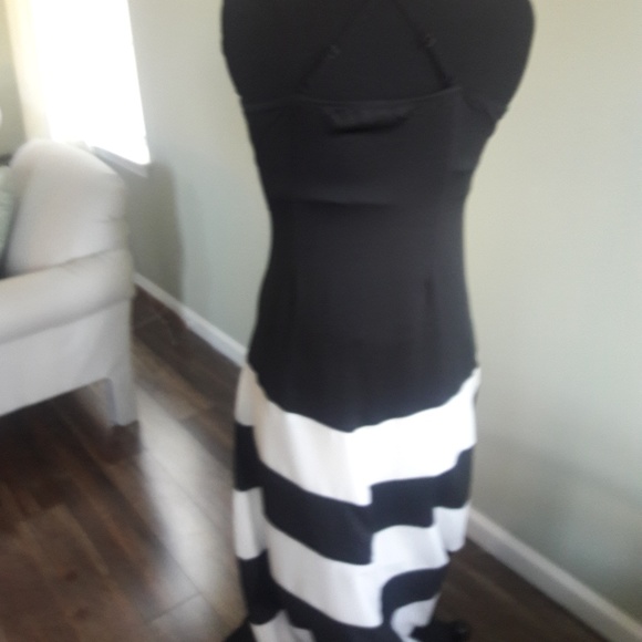 Dress - Picture 3 of 5